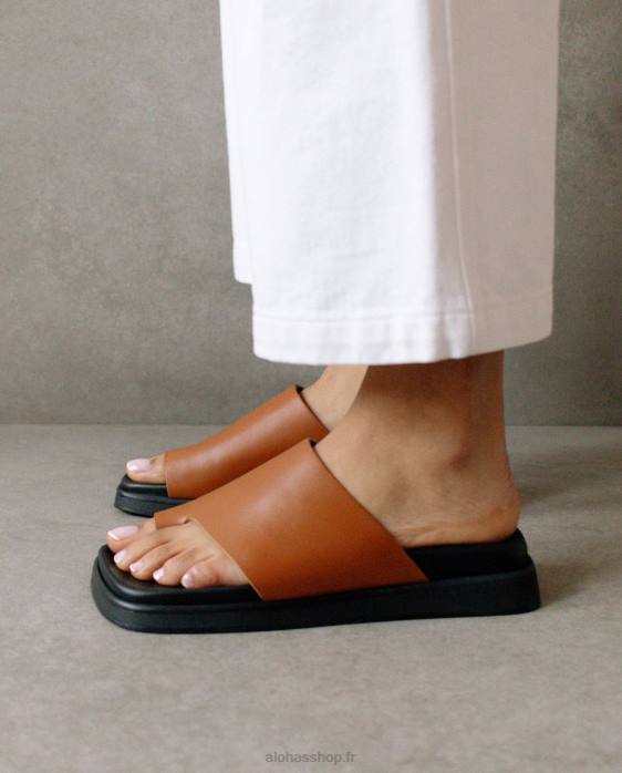 femmes bronzer P64N219 Alohas toe ring flop - sandales en cuir marron