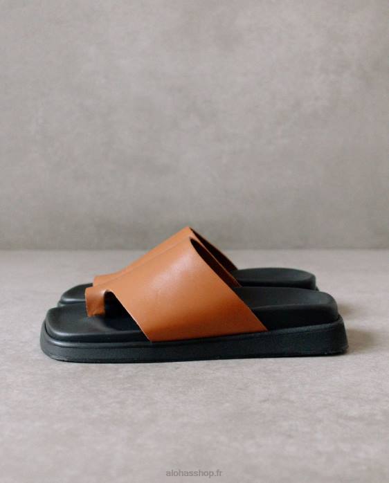 femmes bronzer P64N219 Alohas toe ring flop - sandales en cuir marron