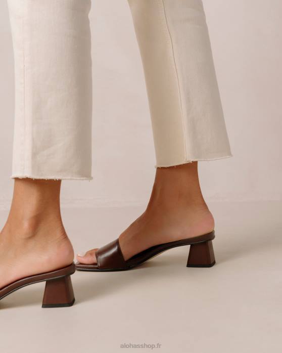 femmes brun terre d'ombre P64N364 Alohas squared - sandales en cuir vegan marron foncé