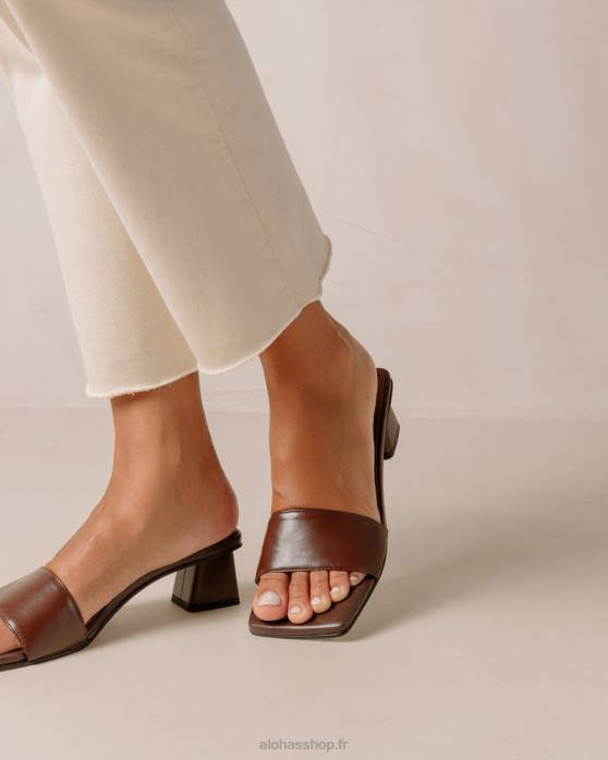 femmes brun terre d'ombre P64N364 Alohas squared - sandales en cuir vegan marron foncé
