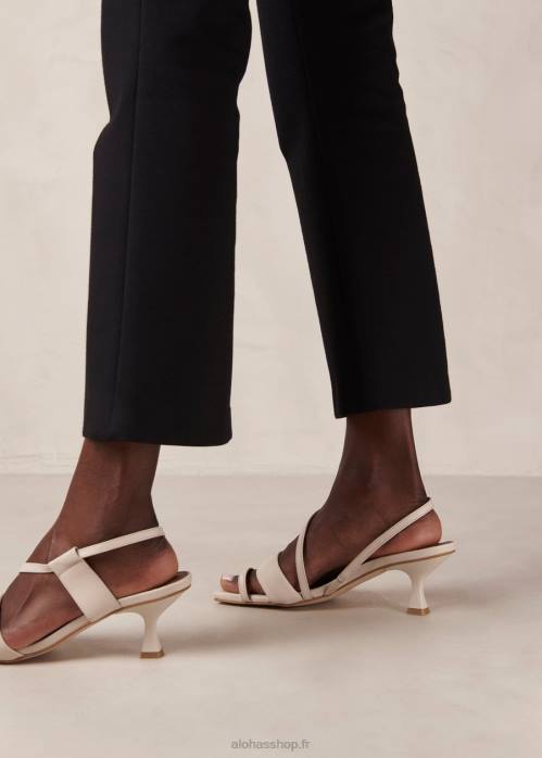 femmes crème P64N434 Alohas brides asymétriques - sandales en cuir blanc cassé