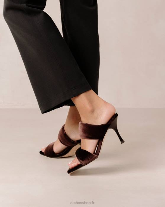 femmes marron café velours P64N590 Alohas bride torsadée - mules en velours marron