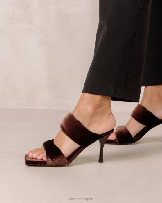 femmes marron café velours P64N590 Alohas bride torsadée - mules en velours marron