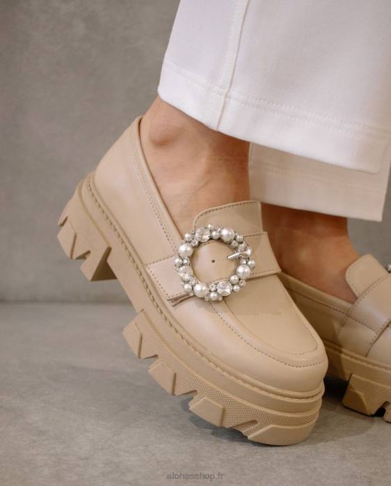 femmes pierre de cristal beige P64N30 Alohas cristal trailblazer - mocassins en cuir beige